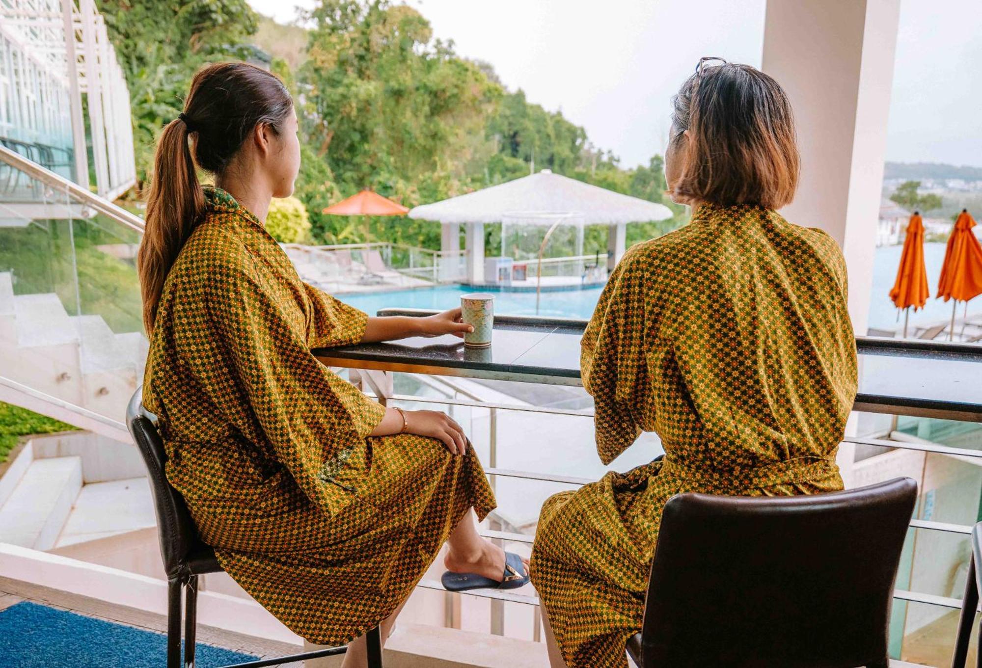 Hilltop Wellness Resort Kathu Bagian luar foto