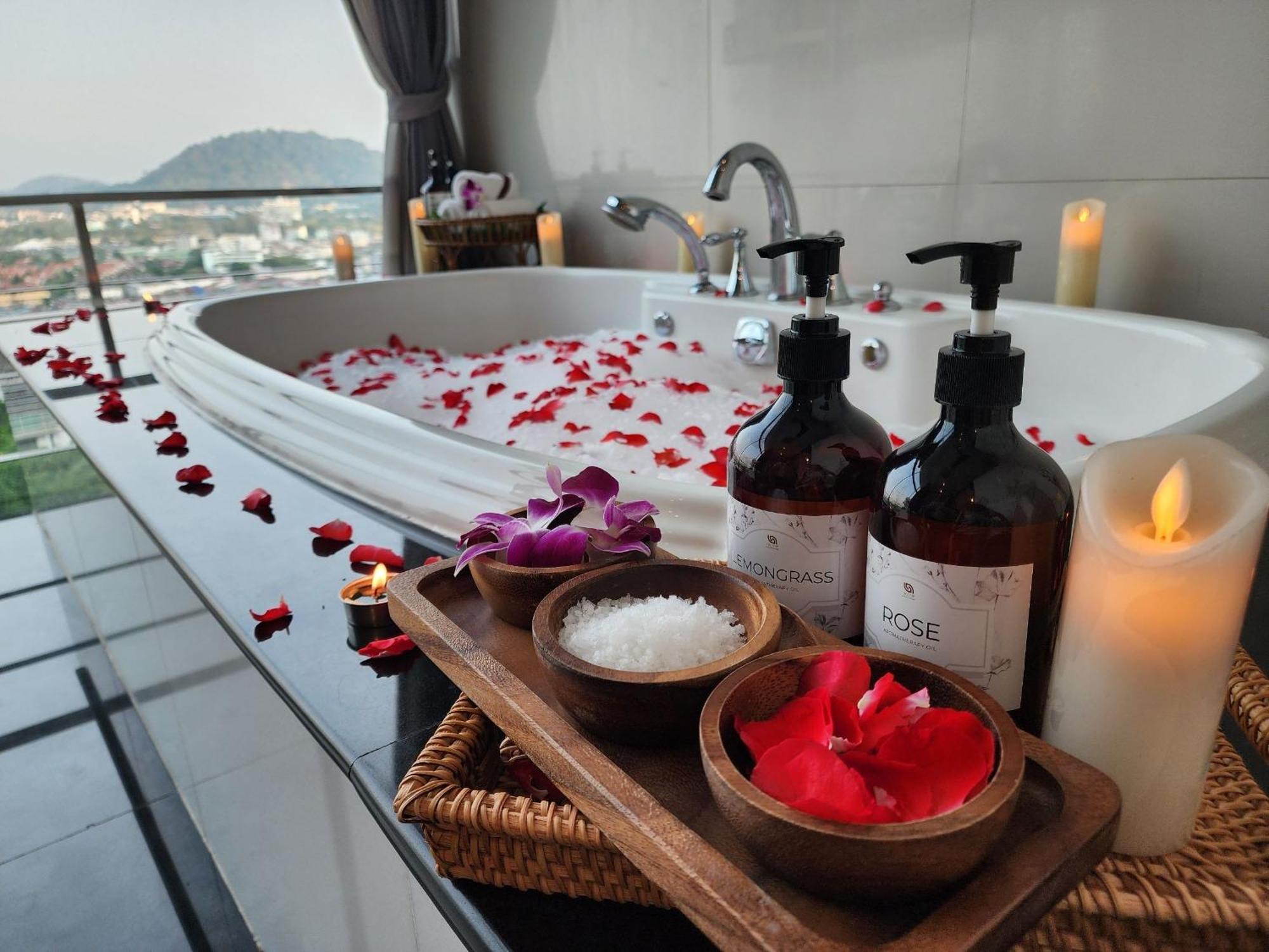 Hilltop Wellness Resort Kathu Bagian luar foto