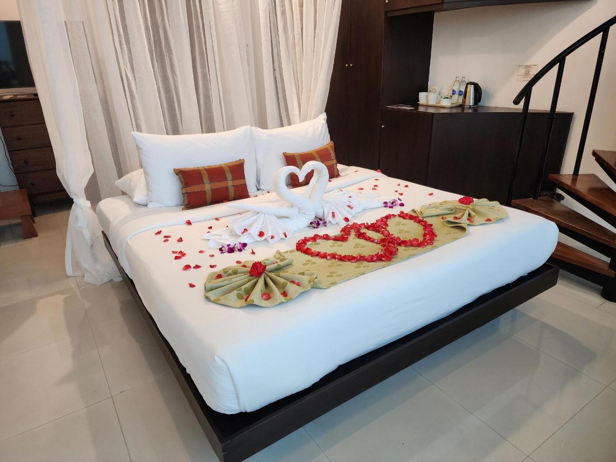 Hilltop Wellness Resort Kathu Bagian luar foto